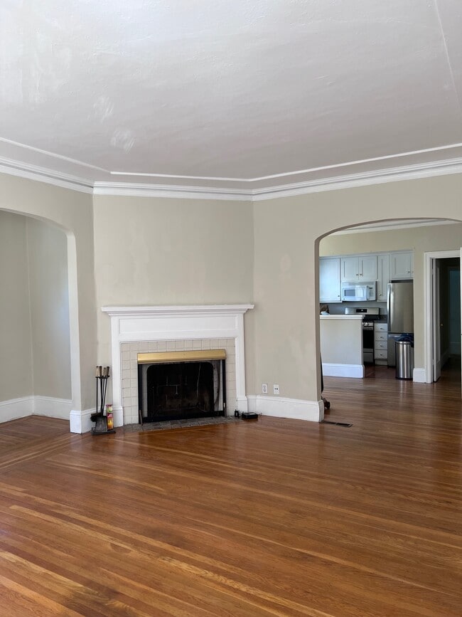 Building Photo - 476 Weldon Ave