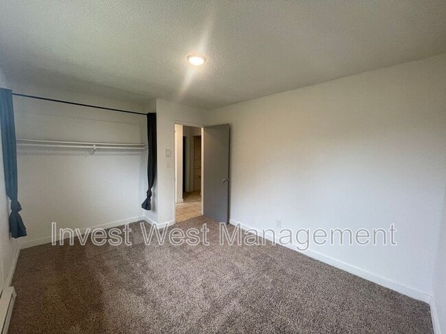 Foto del edificio - 944-933 33rd Ave