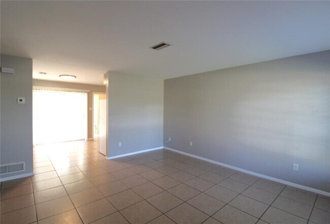 Foto del edificio - 474 Briarwood Rd
