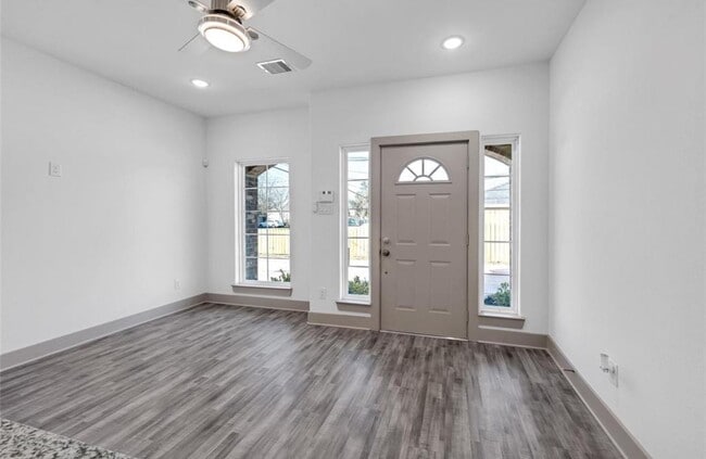 Building Photo - 5021 Mallow St