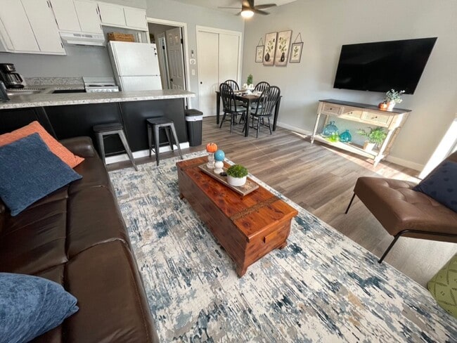 Interior Photo - Western Hills