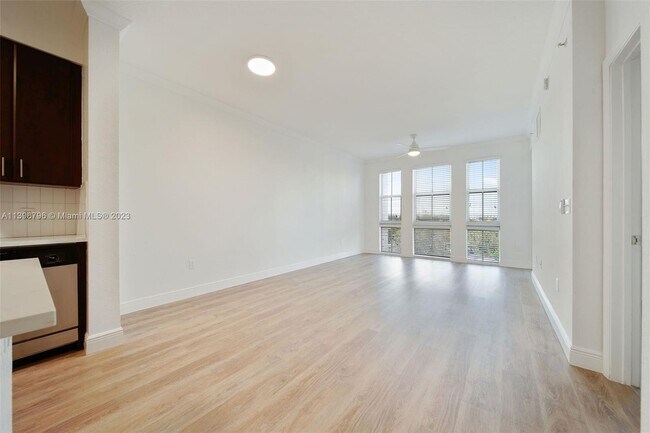 Foto del edificio - 10170 SW 7th St