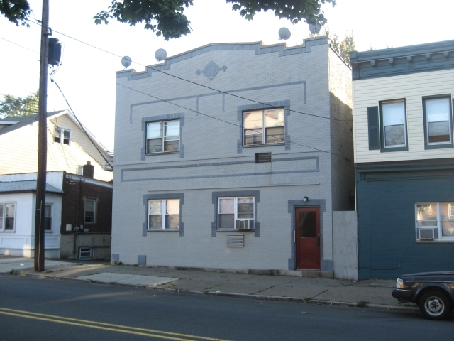 Primary Photo - 467 Hudson St