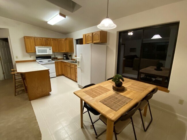 Foto del edificio - LOVELY 2 BEDROOM COUNTRY HOME FOR RENT