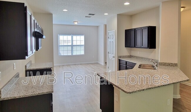 Foto del edificio - 848 Granville Rd