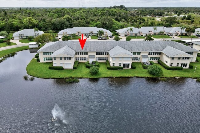Foto del edificio - 830 Lake Orchid Cir