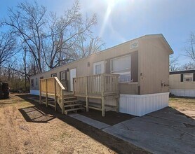 Building Photo - 42 Deerwood Park