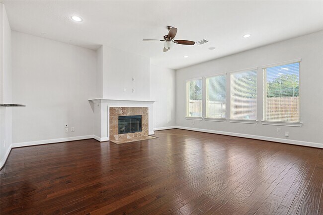 Foto del edificio - 5166 Oasis Park Ln