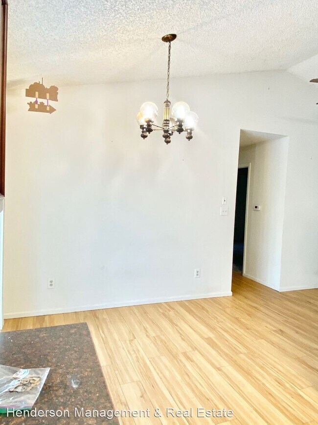Building Photo - 2 br, 2 bath House - 2712 Hanover Dr.