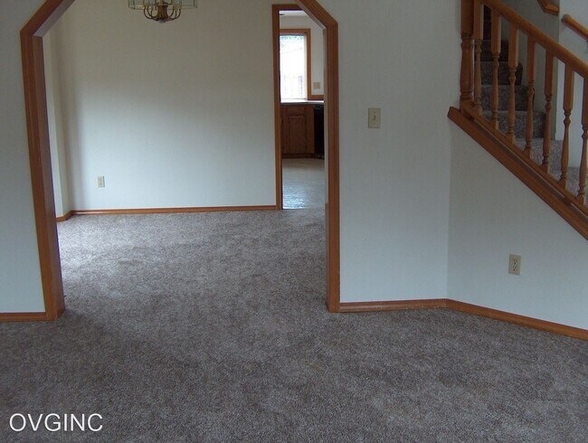 Building Photo - 3 br, 2.5 bath House - 6023 THORNBURY PL S.E.