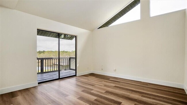 Foto del edificio - 4062 Dawson Dr