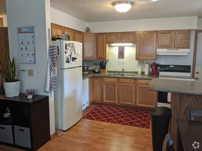 Kitchen - 1014 10th Ave N