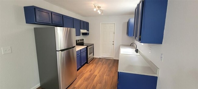 Building Photo - 386 Lamaloa Ln