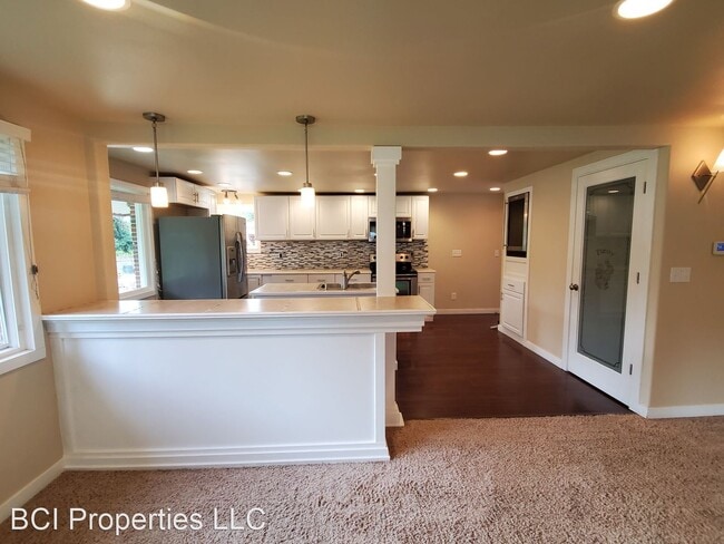 Building Photo - 4 br, 2 bath Apartment - 2717 S. Fruitland