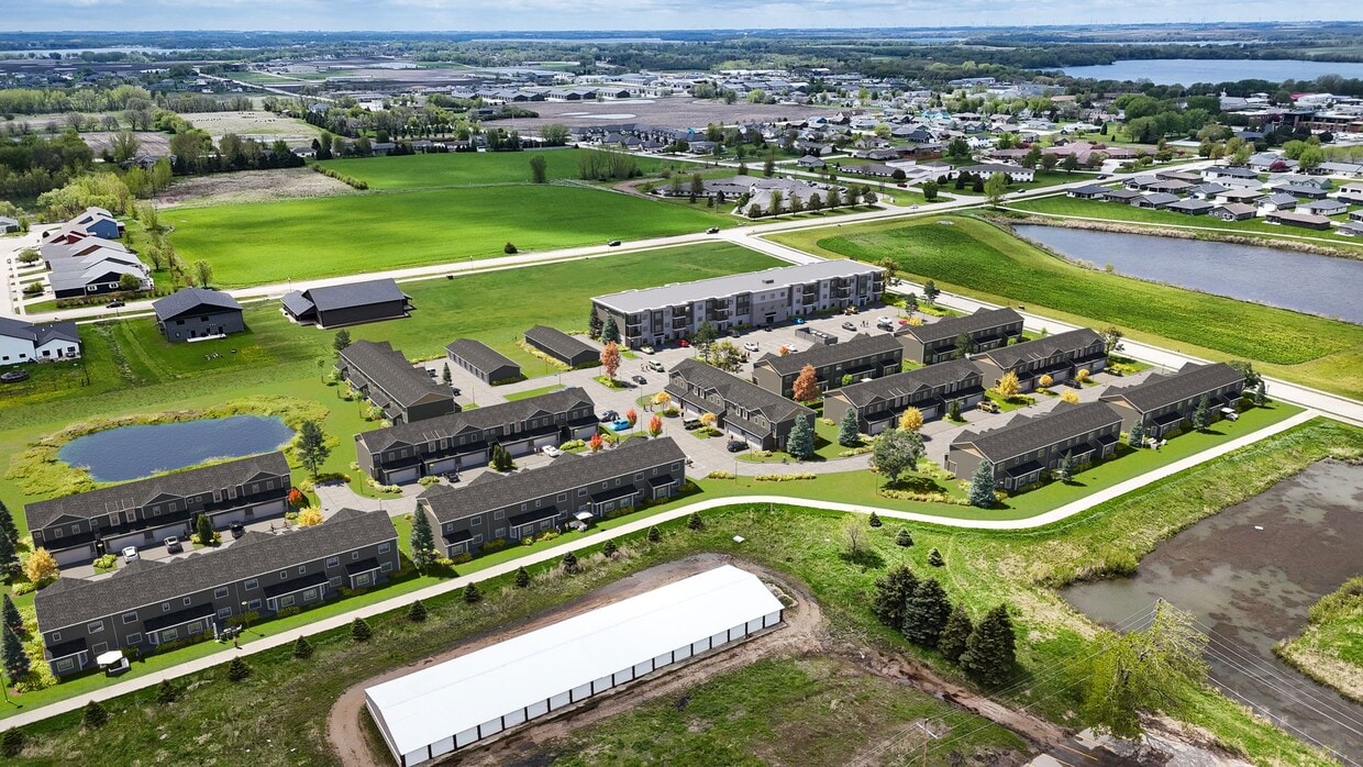 Building Photo - The Shores