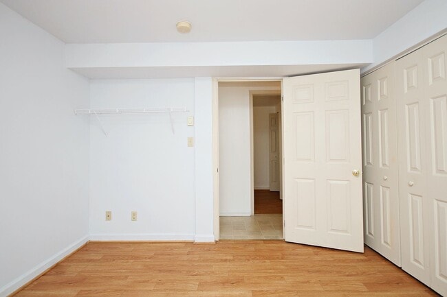 Building Photo - 124 Thomas Dr