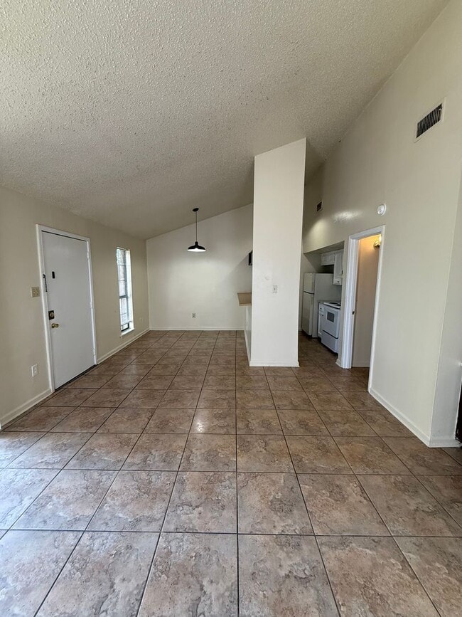 Building Photo - 8656 GSRI Ave