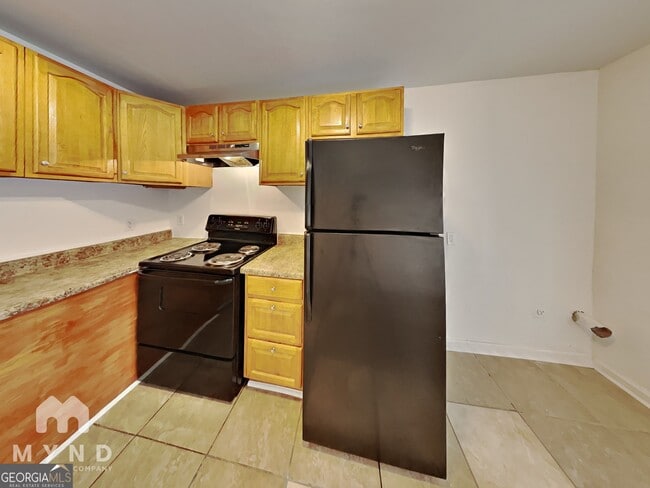 Building Photo - 1963 Whitehall Forest Ct SE