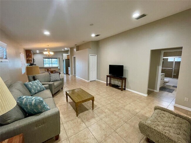 Building Photo - 4819 San Ortebello Dr