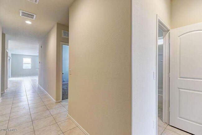Foto del edificio - 2019 built Maricopa 3/2/2 with Granite and...