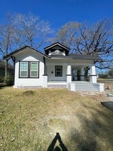 Building Photo - 1476 Louisiana St