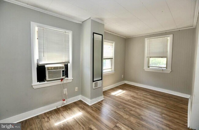 Building Photo - 310 Ellis St