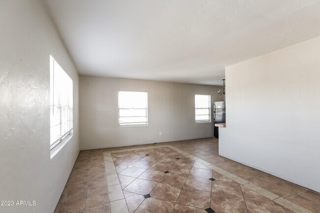 Foto del edificio - 3434 E Polk St