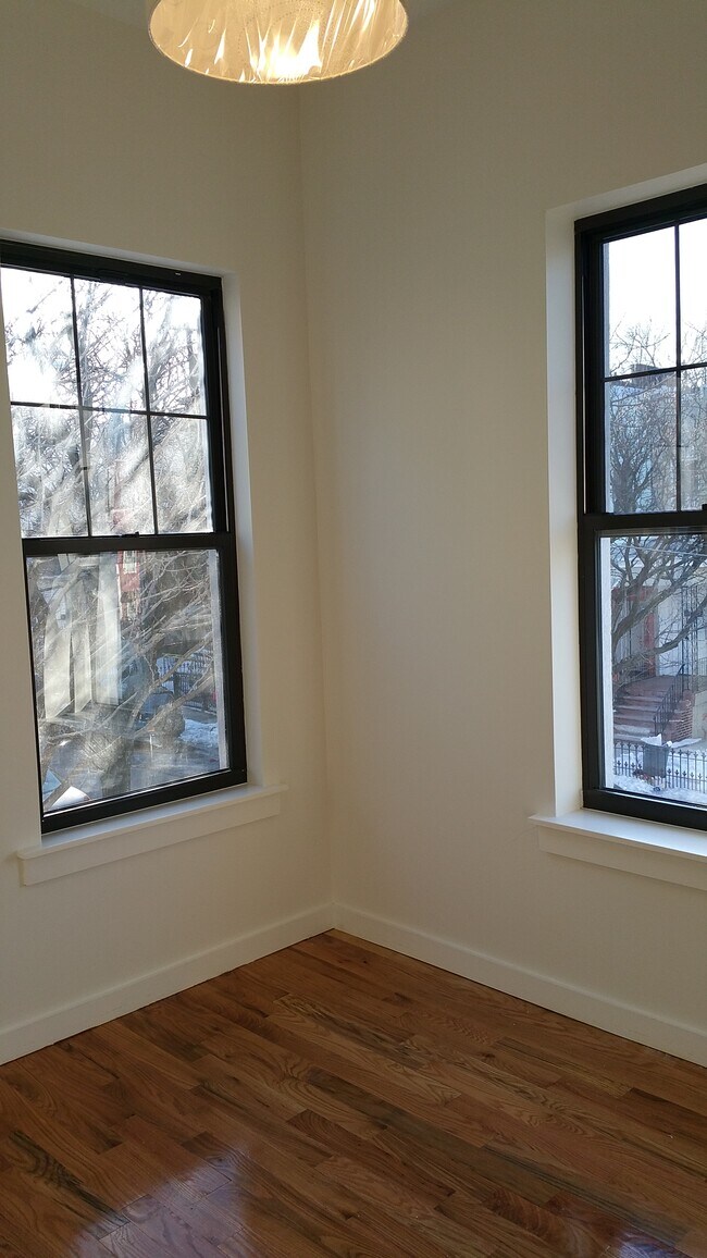 Foto del edificio - 1318 Bushwick Ave