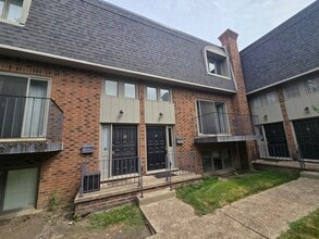 Building Photo - 1111 S Waukegan Rd