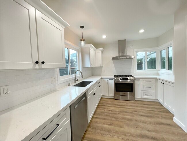 Building Photo - 6424 Blucher Ave