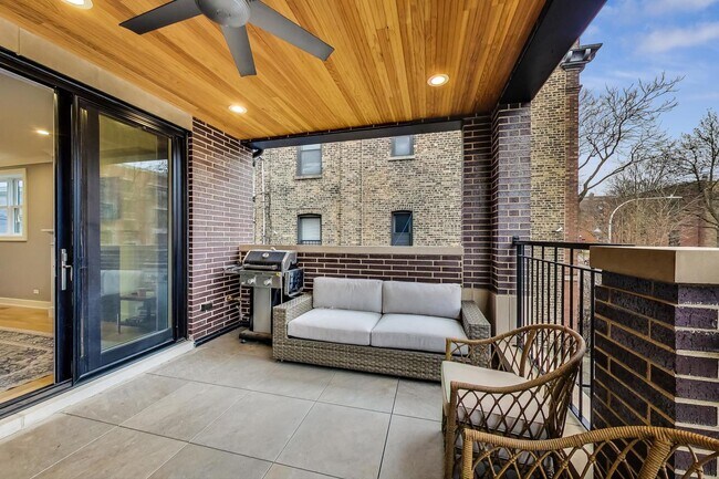 Foto del edificio - 3815 N Lakewood Ave