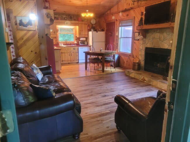 Foto del edificio - 546 Saddle Gap Dr