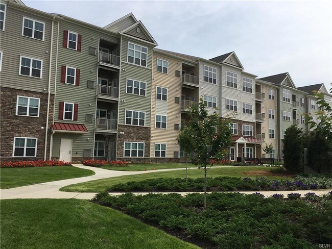 Foto del edificio - 311 Robert Morris Boulevard