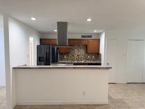 Building Photo - 3410 Maple Ln
