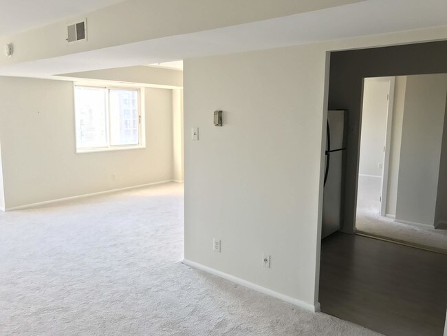 Building Photo - 5340 Holmes Run Pky