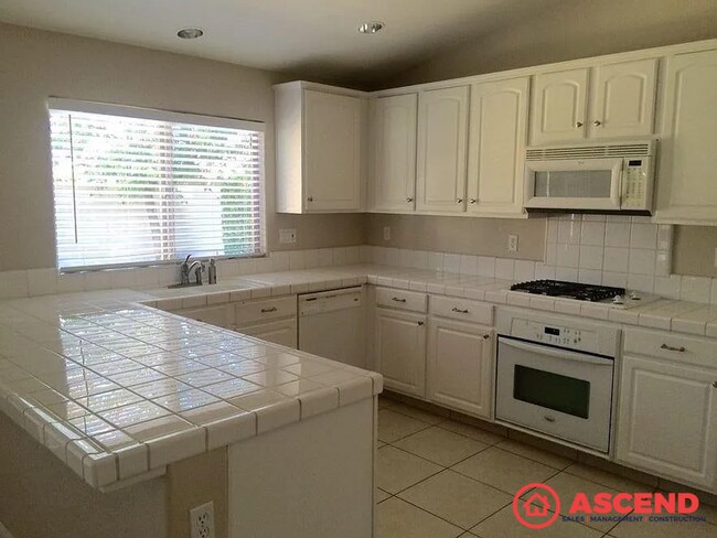 Building Photo - Spacious 3-Bedroom, 2-Bath Home with Firep...