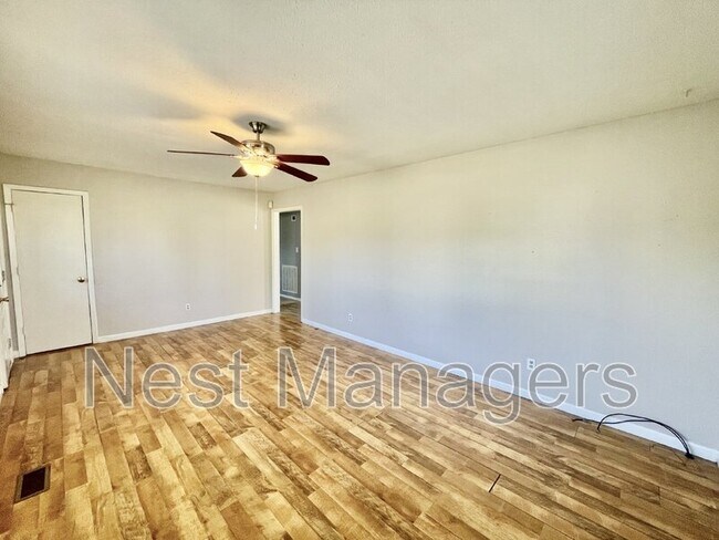 Building Photo - 7401 Paxton Dr
