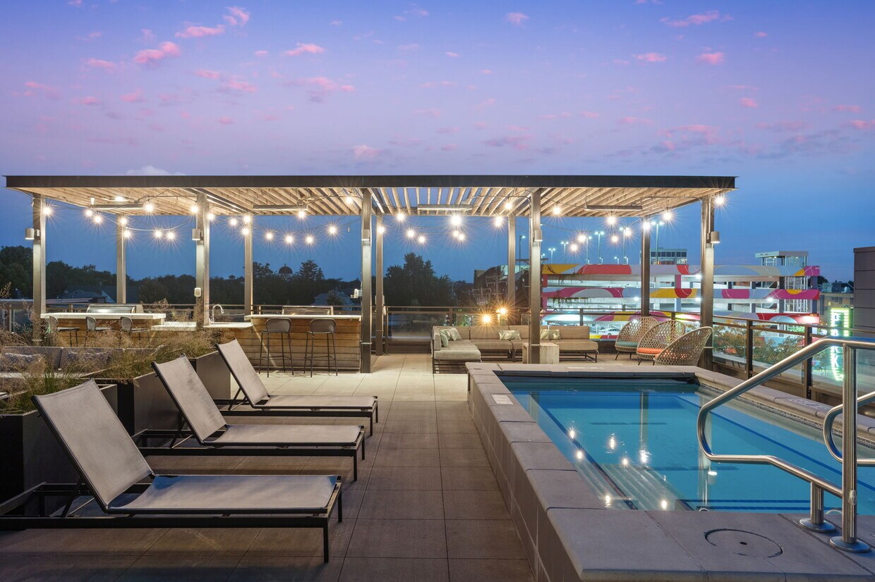 Foto principal - Revel