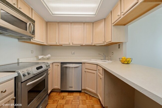 Building Photo - 155 N Harbor Dr