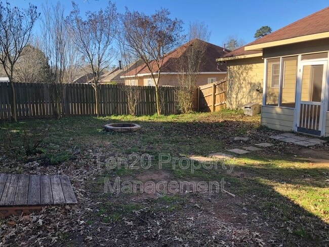 Building Photo - 6028 N Pointe Dr