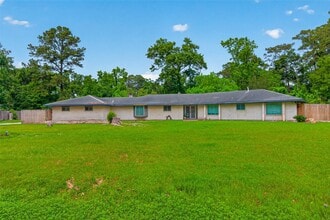 Building Photo - 1701 Mistletoe Ln