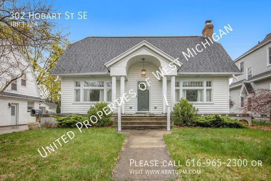 Primary Photo - Available Now | Gorgeous 3 Bedroom Home Ne...