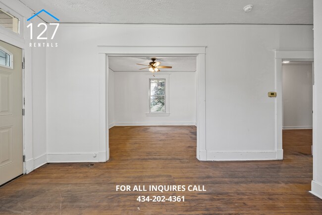 Foto del edificio - Updated 2 BR/1.5 Duplex with large back yard