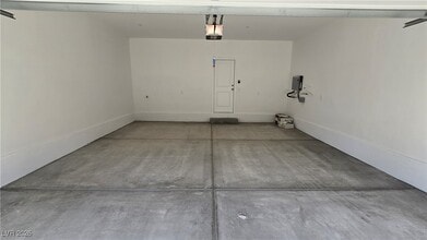 Building Photo - 853 Angwin Ln