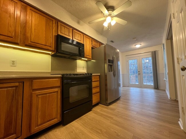 Building Photo - 6428 Whitewater Dr
