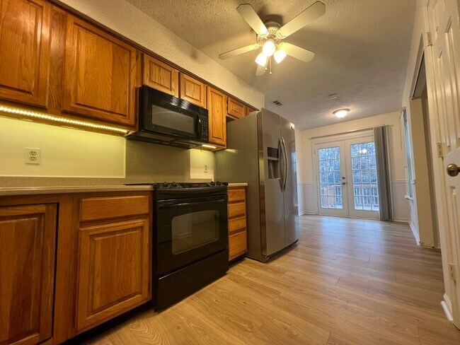 Foto del edificio - 6428 Whitewater Dr