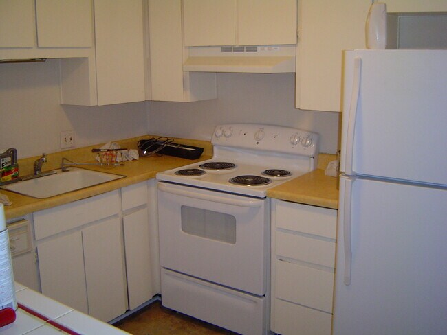 Building Photo - 8334 Grandview Ln