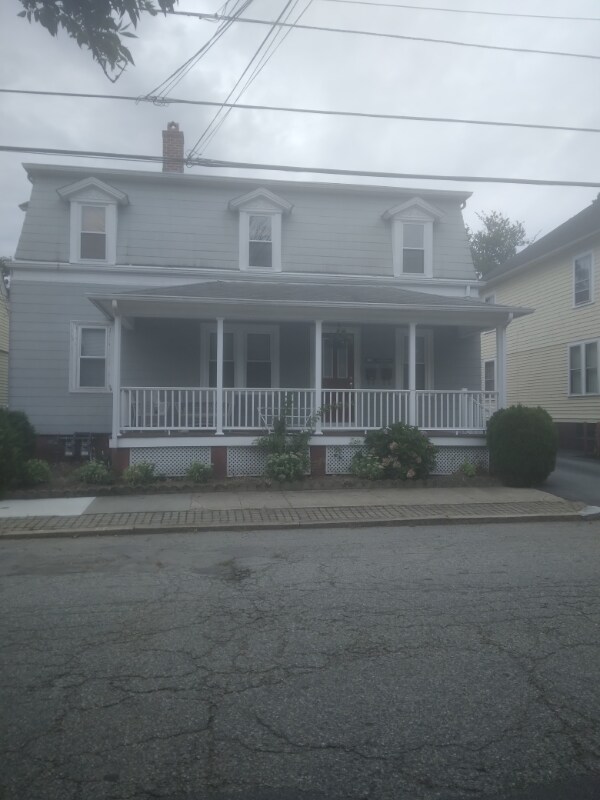 Primary Photo - 215 Summit St
