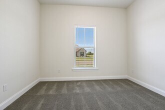 Building Photo - 1535 Rangeland Ave