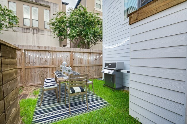 Foto del edificio - 1123 W 17th St